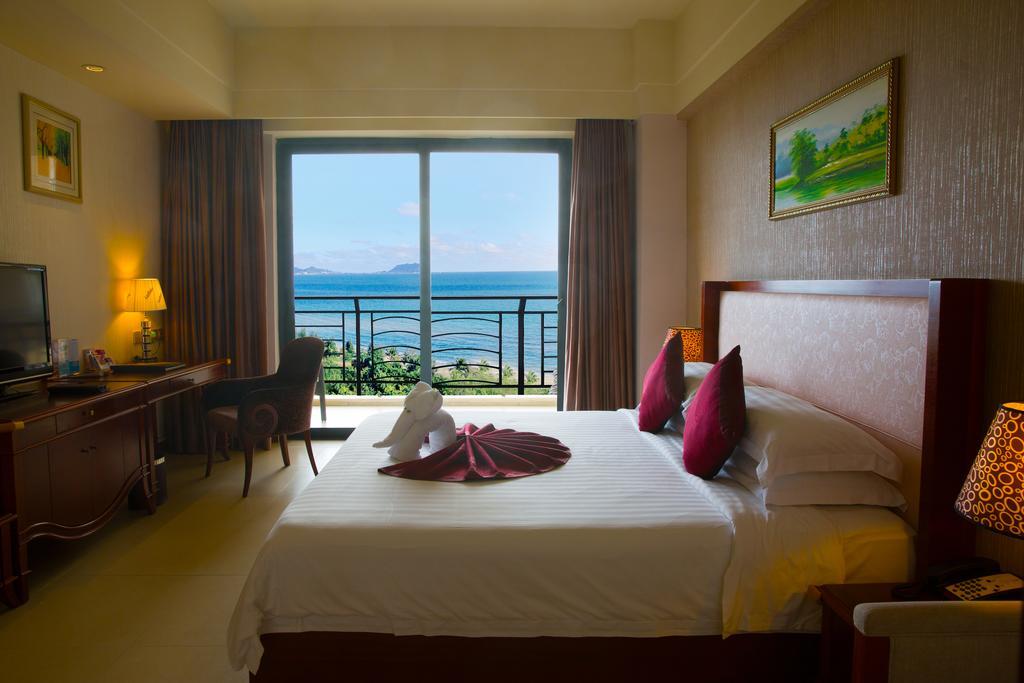 Lacosta Seaside Resort Hotel Sanya Санья Экстерьер фото